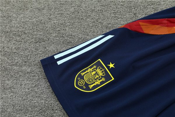 España 2024-2025 Entrenamiento - Imagen 3