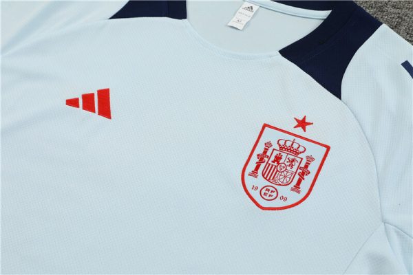 España 2024-2025 Entrenamiento - Imagen 2