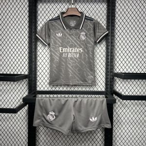 Real Madrid 2024-2025 Tercera Niño