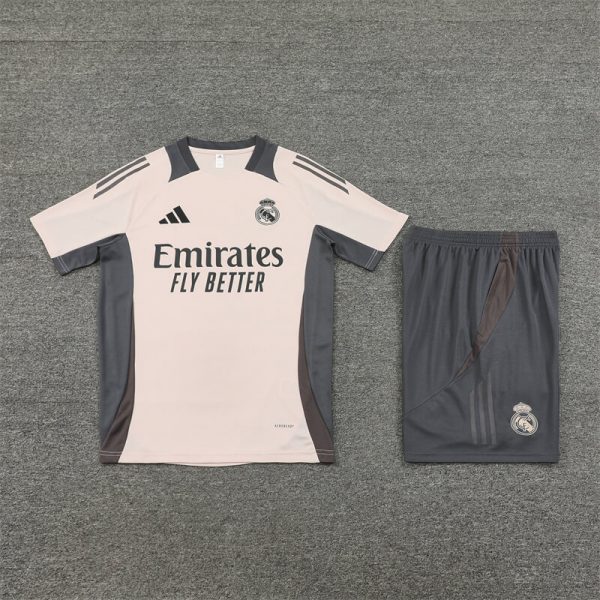 Real Madrid 2024-2025 Entrenamiento
