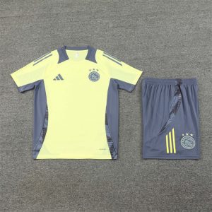 Ajax 2024-2025 Entrenamiento