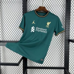 Liverpool 2024-2025 Alternativa