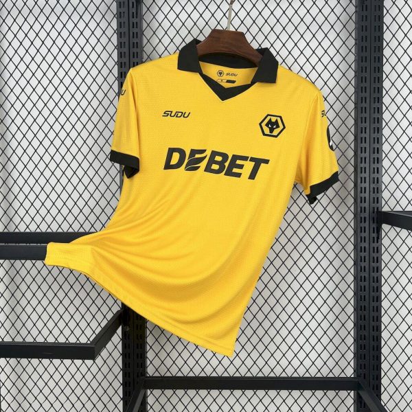 Wolverhampton  2025-2026 Home
